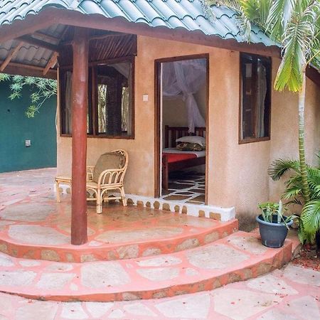Kijani Cottages Diani Диани-Бич Экстерьер фото