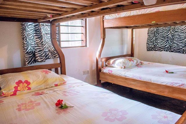 Kijani Cottages Diani Диани-Бич Экстерьер фото