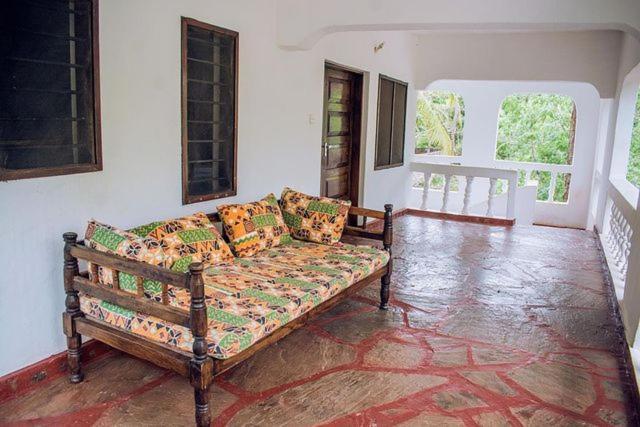 Kijani Cottages Diani Диани-Бич Экстерьер фото