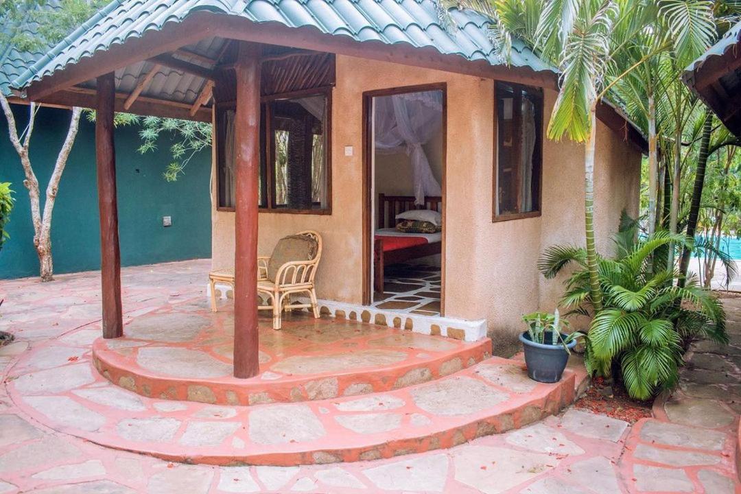 Kijani Cottages Diani Диани-Бич Экстерьер фото