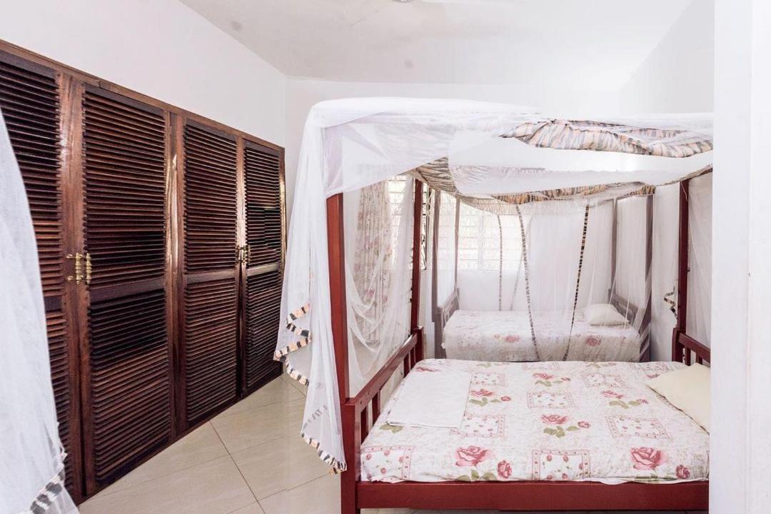Kijani Cottages Diani Диани-Бич Экстерьер фото