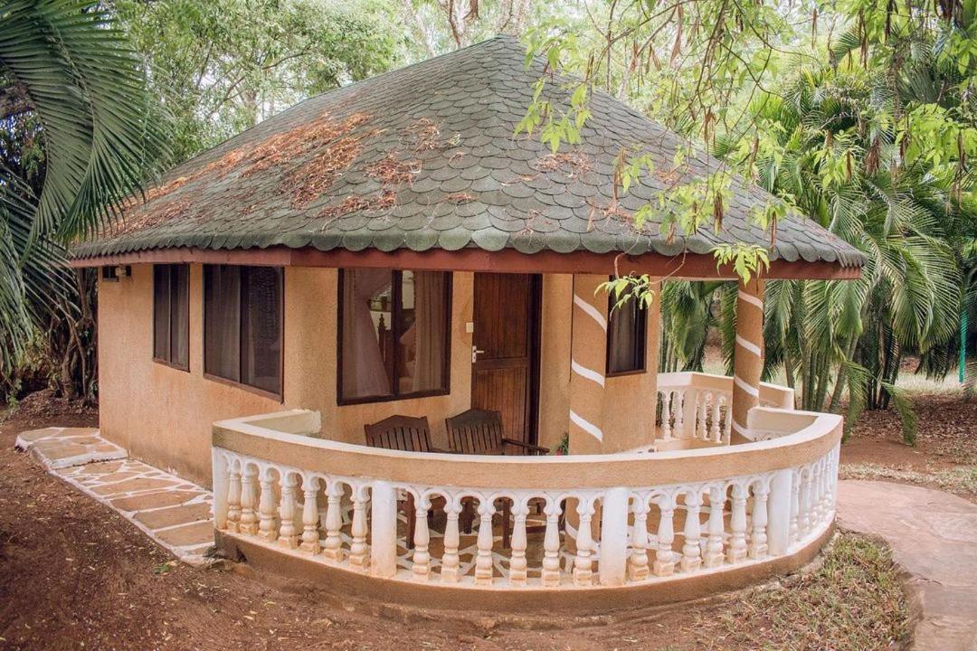 Kijani Cottages Diani Диани-Бич Экстерьер фото