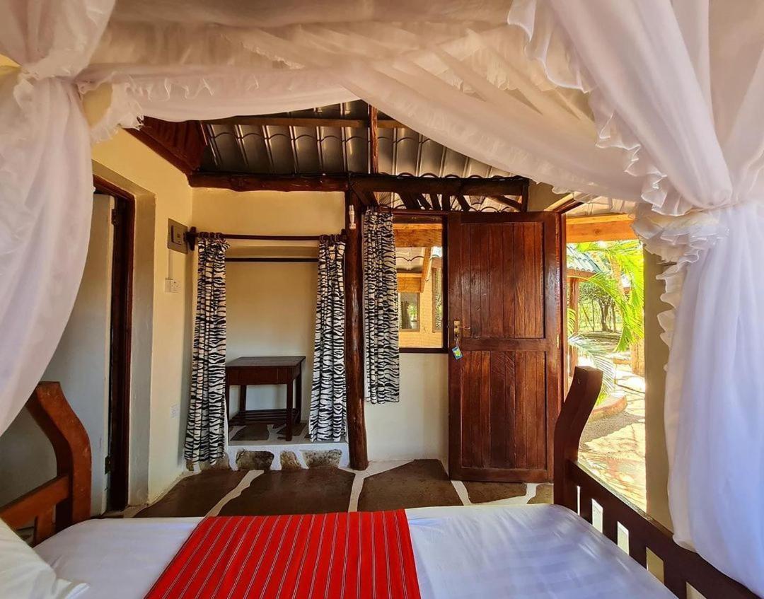 Kijani Cottages Diani Диани-Бич Экстерьер фото