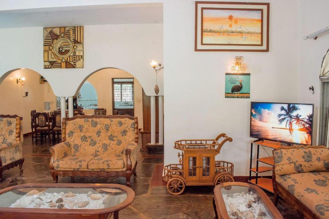 Kijani Cottages Diani Диани-Бич Экстерьер фото