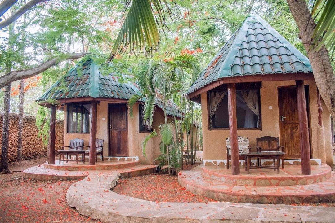 Kijani Cottages Diani Диани-Бич Экстерьер фото